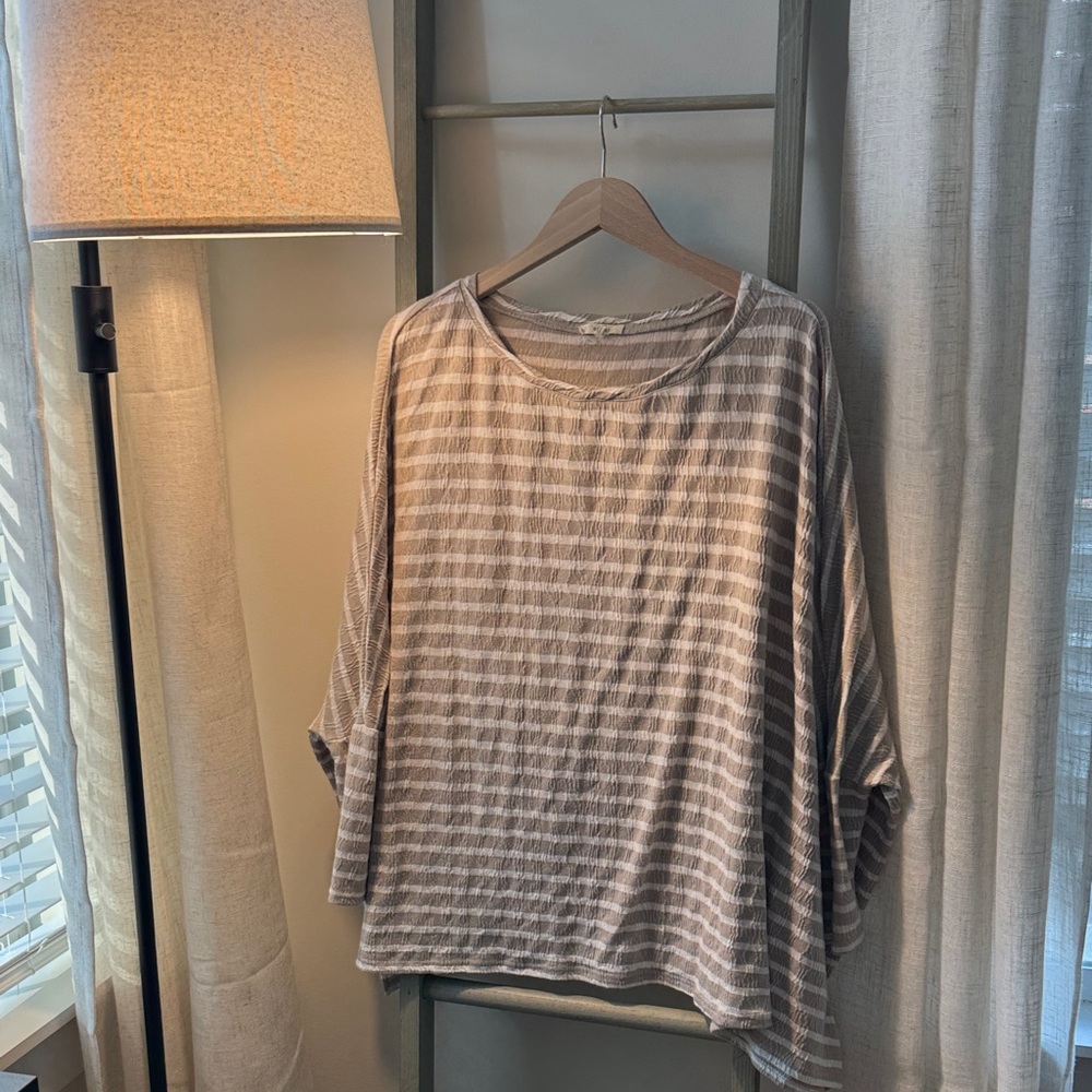 Easel Beige Striped Women's Blouse Bat Wing 3/4 Sleeves Lightweight M